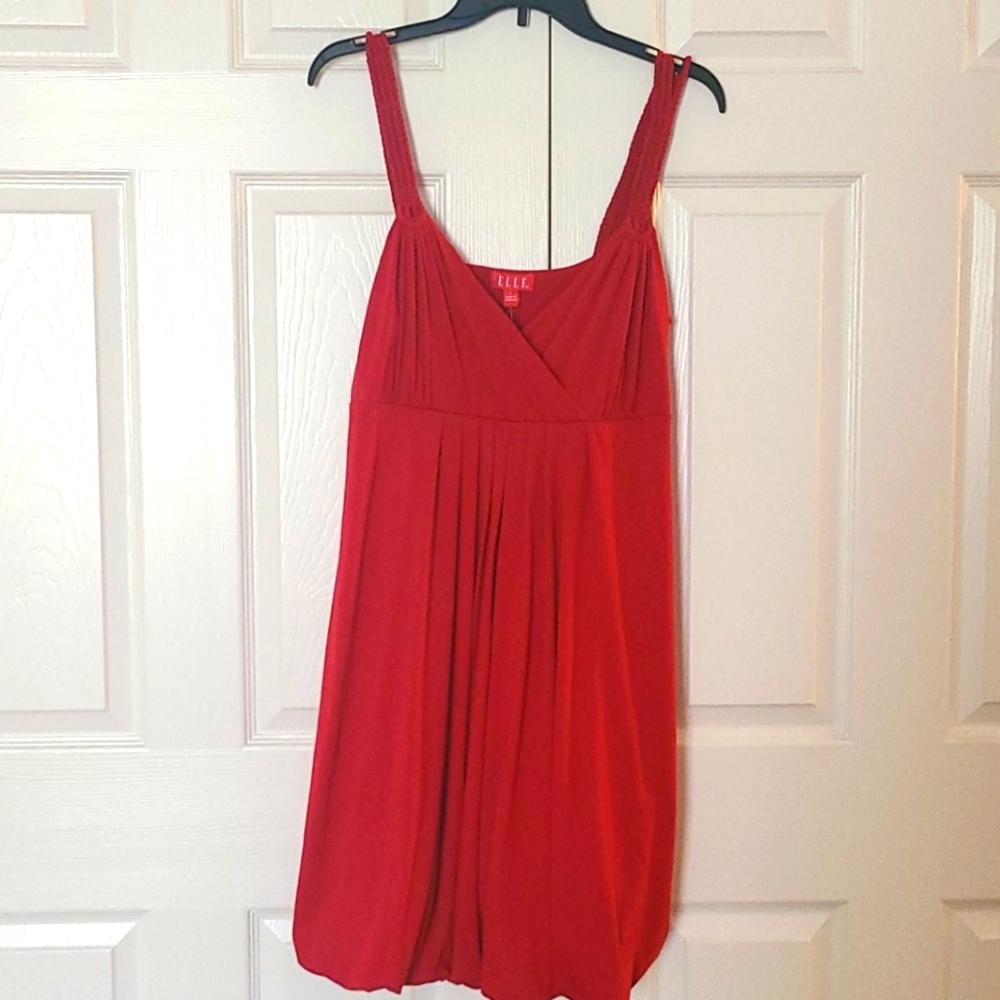 Elle red dress